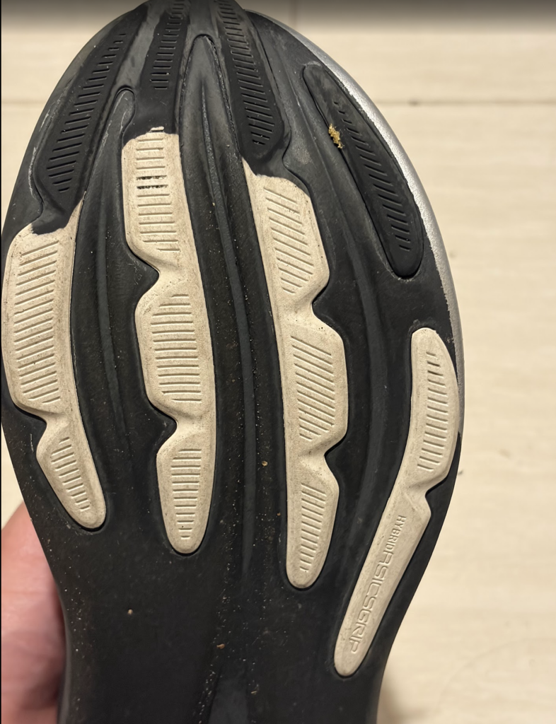 50km走行後のアウトソールの摩耗具合のアップ